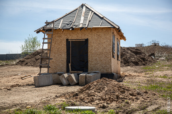 Новый указ разрешает строить дома в деревнях без проекта. Чем это хорошо и какие подводные камни?