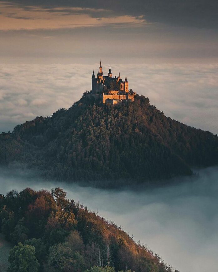 22 красивейших замка по всему миру, которые погружают в сказку