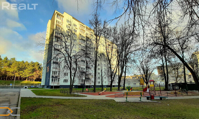 С обязательным местом в паркинге. Квартиры в минской новостройке выставили на аукцион