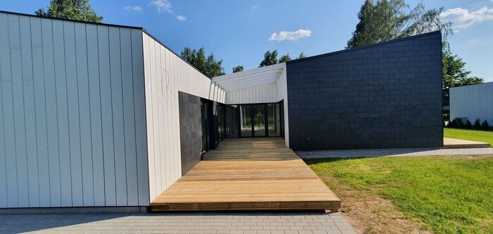 Четыре месяца - и супертеплый дом готов. Белорус показал, какие дома он построил в Литве