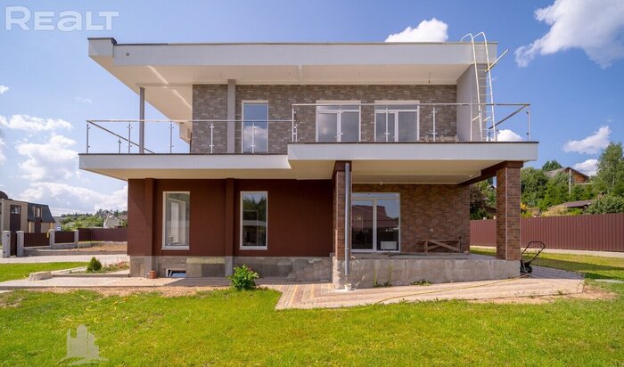 Стильные и красивые дома белорусов. Смотрите, какие новые коттеджи построились возле Минска