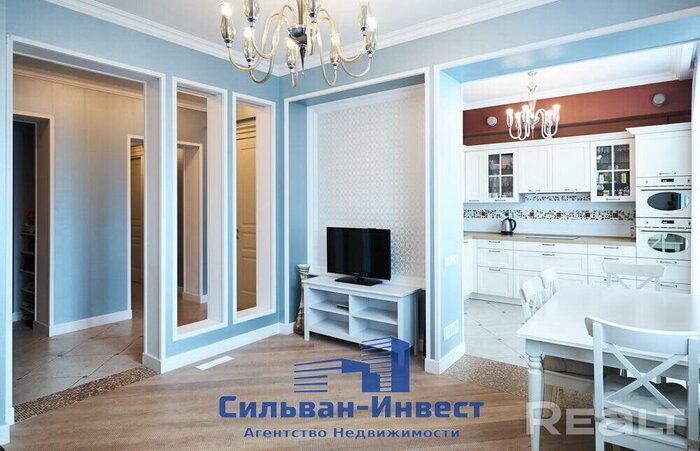 Ворота Минска, Дом Чижа и писательский дом со входом в метро. Какие квартиры продаются в легендарных домах в центре Минска
