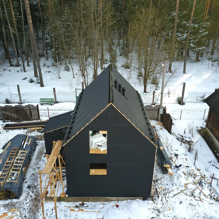 Домик у леса для отдыха круглый год. Семья минчан построила классную дачу - выглядит отлично снаружи и внутри