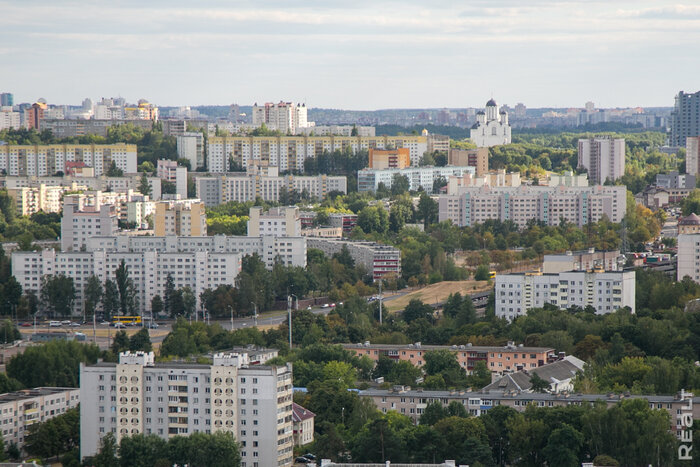 «Чужие тут не ходят». Побывали в самом высоком ЖК Минска, который строили больше 10 лет и наконец сдали
