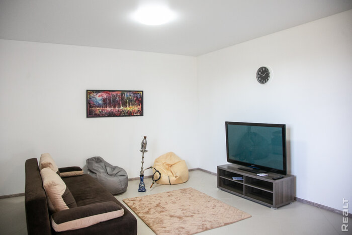 Минский строитель показал свой бюджетный дом: даже с мебелью он стоит 540 долларов за "квадрат"