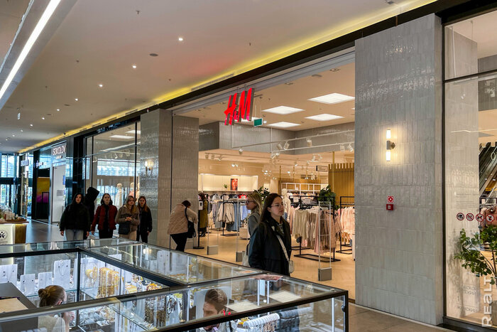 На прошлой неделе в H&M были огромные очереди. Все выгребли или что-то осталось? Проверяем