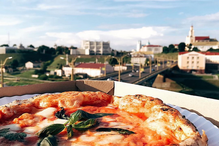 Фото из архива героя Как парень из Гродно пек настоящую Pizza Napoletana в траке, а потом открыл ресторан на два этажа