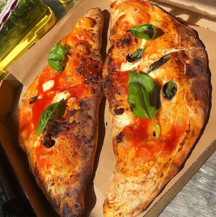 Фото из архива героя Как парень из Гродно пек настоящую Pizza Napoletana в траке, а потом открыл ресторан на два этажа