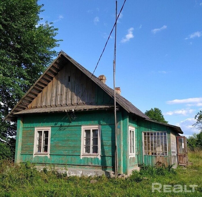 Крепкие хаты и шикарные локации. Нашли варианты в получасе от Минска до 20 тысяч долларов