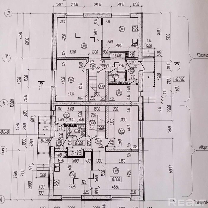 Коттедж на две семьи возле Цнянки в Минске - по 856 долларов за метр. Показываем, как он выглядит