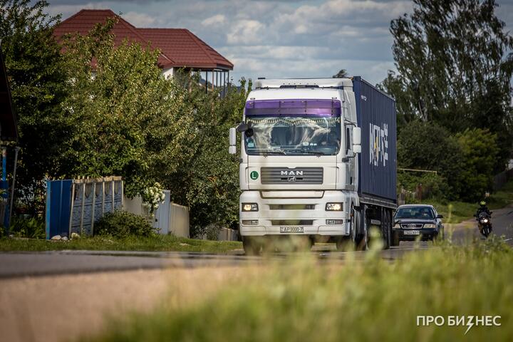 Почти 130% за год. Беларусь из-за санкций нарастила экспорт в Россию и Китай, на фоне чего объемы автоперевозок значительно выросли