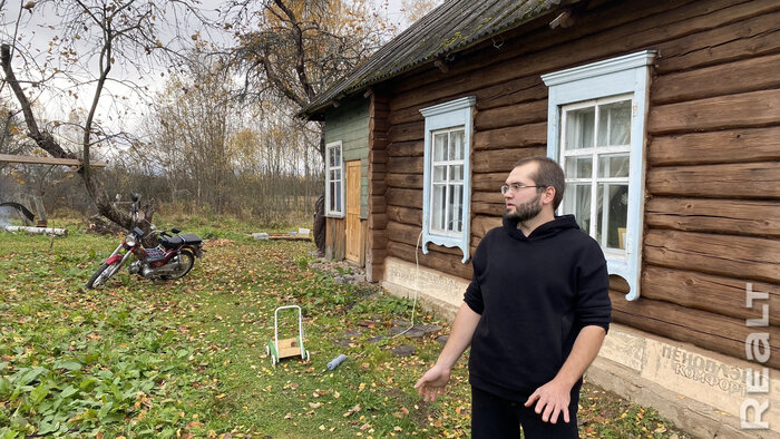 "Купили дом за 500 долларов". Семья уехала из Минска за 300 км и стала единственными жителями деревни
