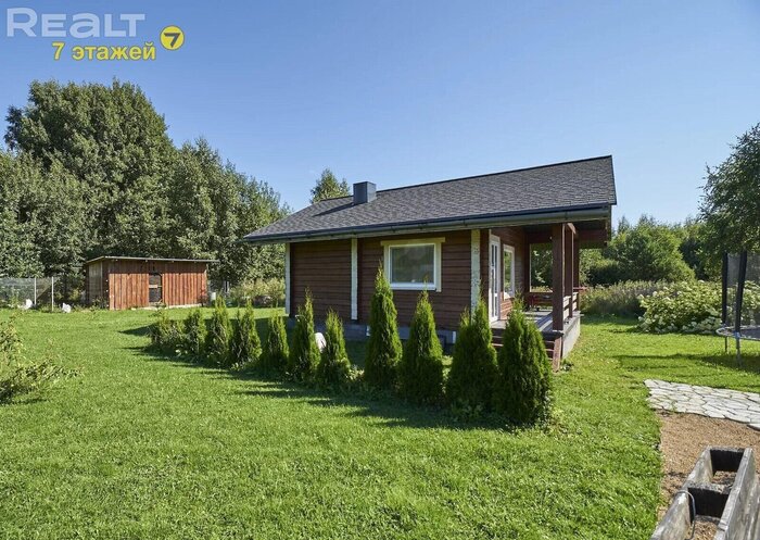 Нашли современный дом-малютку с мебелью и техникой в уединенном месте недалеко от Минска. Стоит как однушка