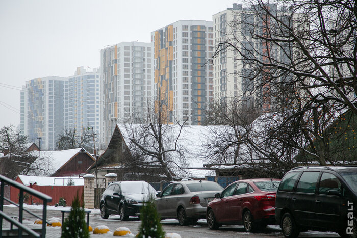 «В двухтысячном говорили, что тут будет строить Лужков». Посмотрели, как живет частный сектор возле Минск Мира