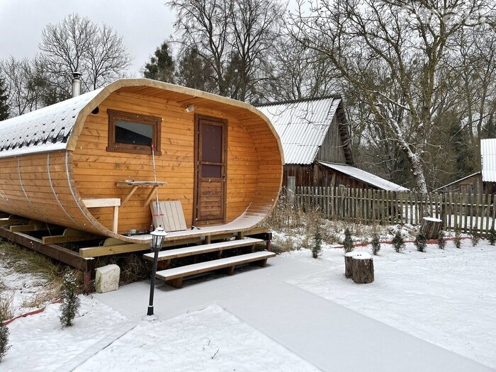 Нашли идеальный дом для зимних праздников. Он находится прямо в Беловежской пуще и стоит недорого