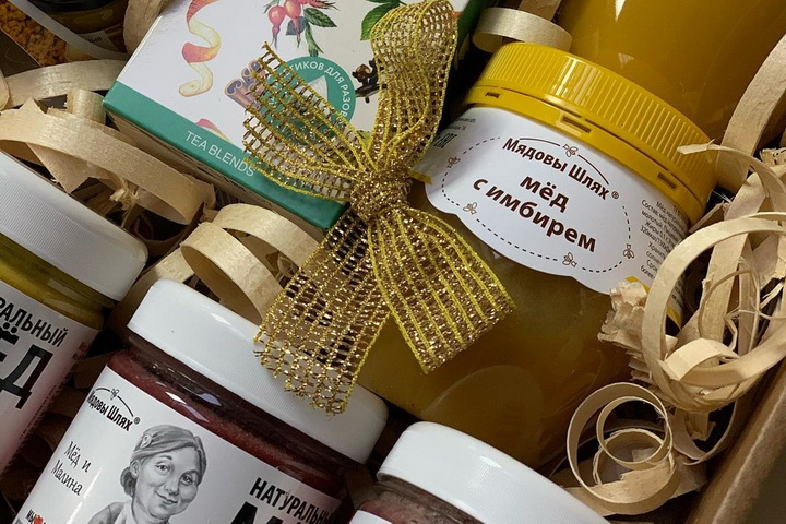 «Из маленькой белорусской деревни отправляли мед в США и Японию». История теплого и вкусного семейного бизнеса