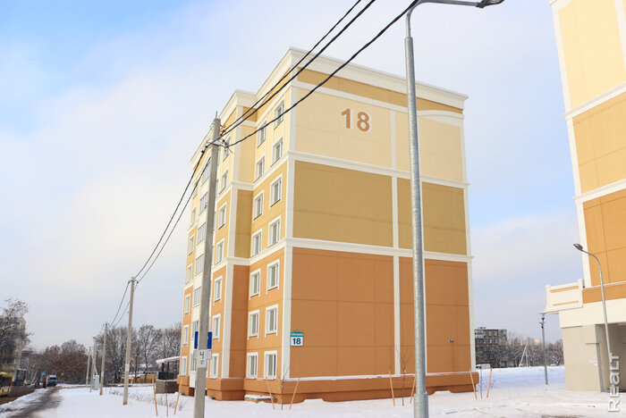 Брали метр по 700 долларов, а почем продают? Посмотрели, как выглядят новостройки "под ампир" на Тракторном