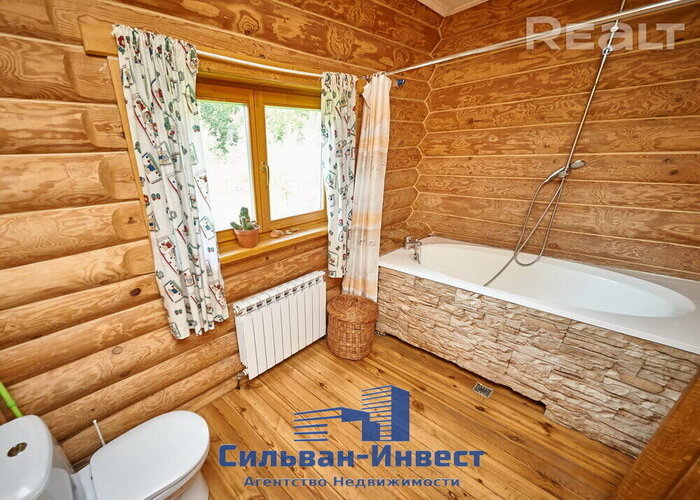 Напротив белорусского «Смолевуда». Рядом с площадкой «Беларусьфильма» продается дом, как из русской сказки