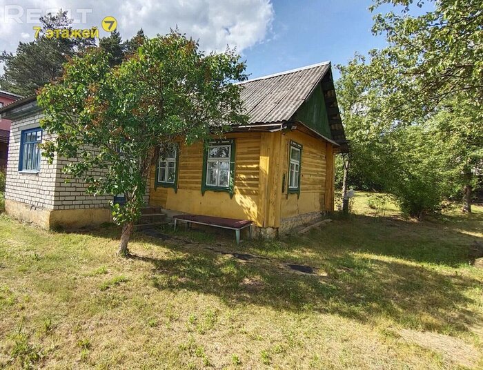 До 15 тысяч долларов, с печкой, возле леса. Смотрим крепкие хаты в деревнях недалеко от Минска