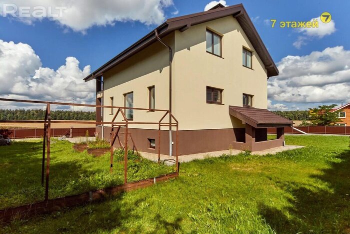 Владелец, похоже, инженер. В 10 км от Минска продается новый дом, в котором продумано все до мелочей