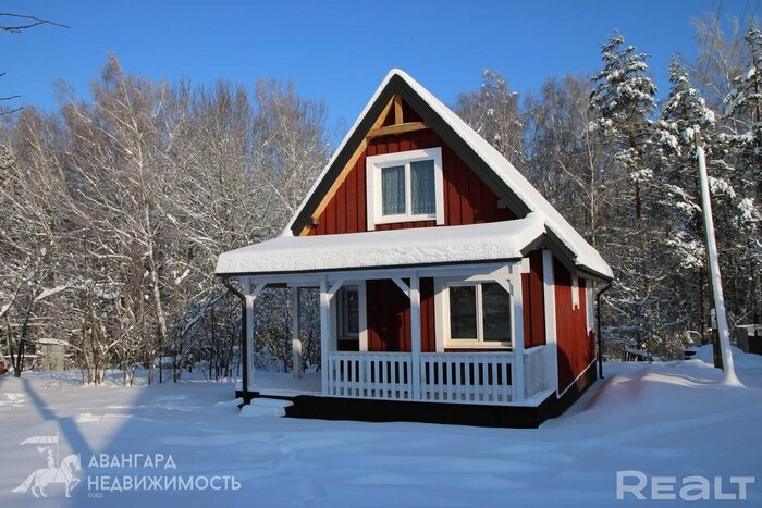 Инстаграмная дача прямо рядом с лесом. Нашли милый домик недалеко от Минска - с новым ремонтом и санузлом