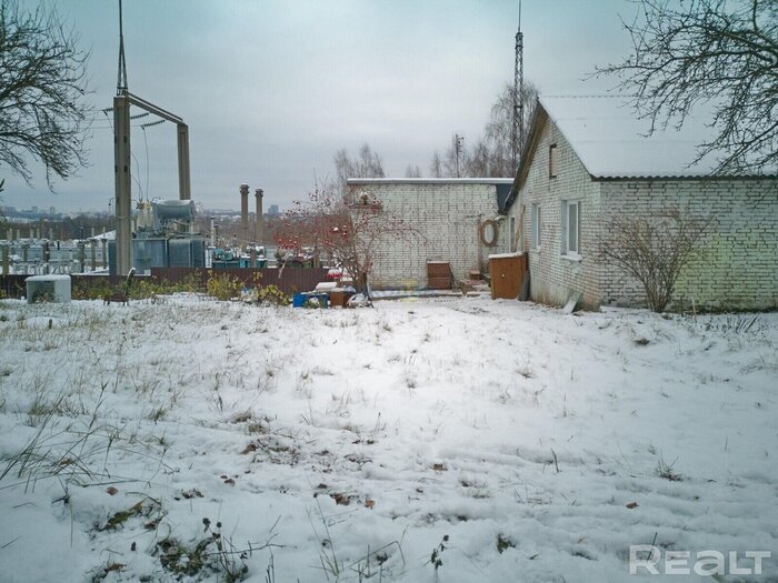 Нашли дешевую квартиру в километре от МКАД. Нюанс в том, что она расположена на территории электроподстанции