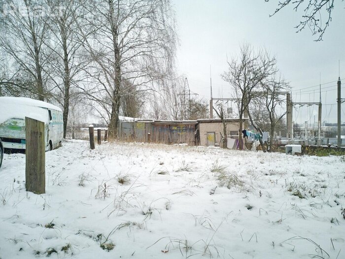 Нашли дешевую квартиру в километре от МКАД. Нюанс в том, что она расположена на территории электроподстанции