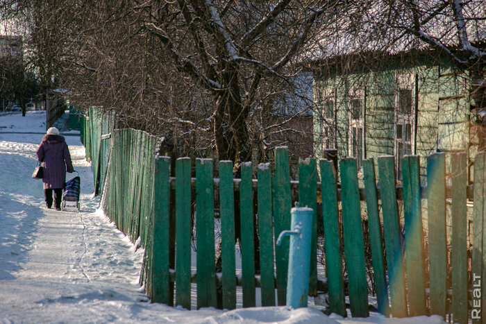 «Через месяц после покупки нам вручили решение о сносе». Как живет частный сектор на Беды в Минске