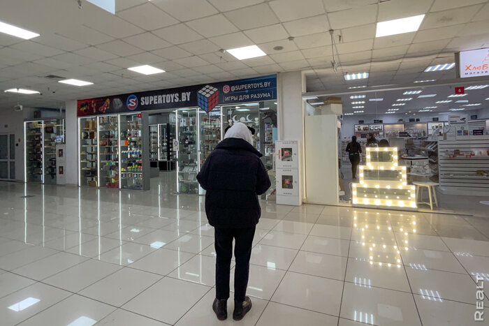 «Обсуждали, что будут продавать Dolce & Gabbana и Gucci». Как живет ТЦ в "Немига, 3" центре Минска