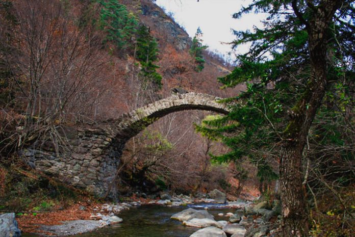 20 красивейших мостов, которые будто вышли из книги сказок
