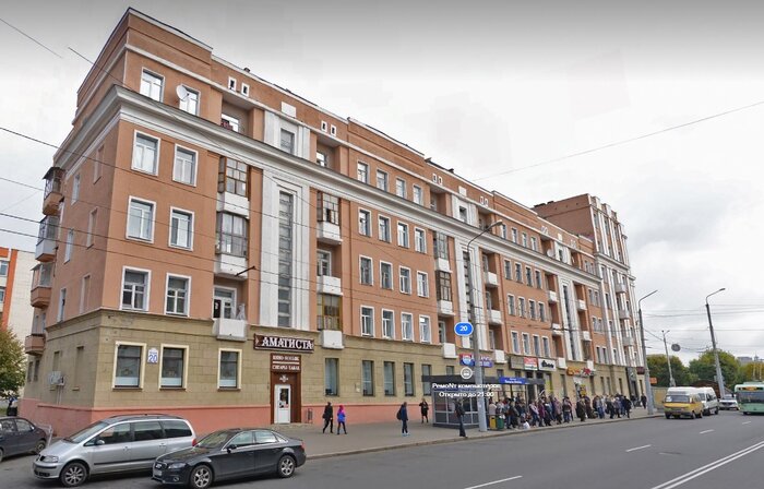 В этом доме должна была жить элита новой столицы БССР. Что за он и какие квартиры там продают?