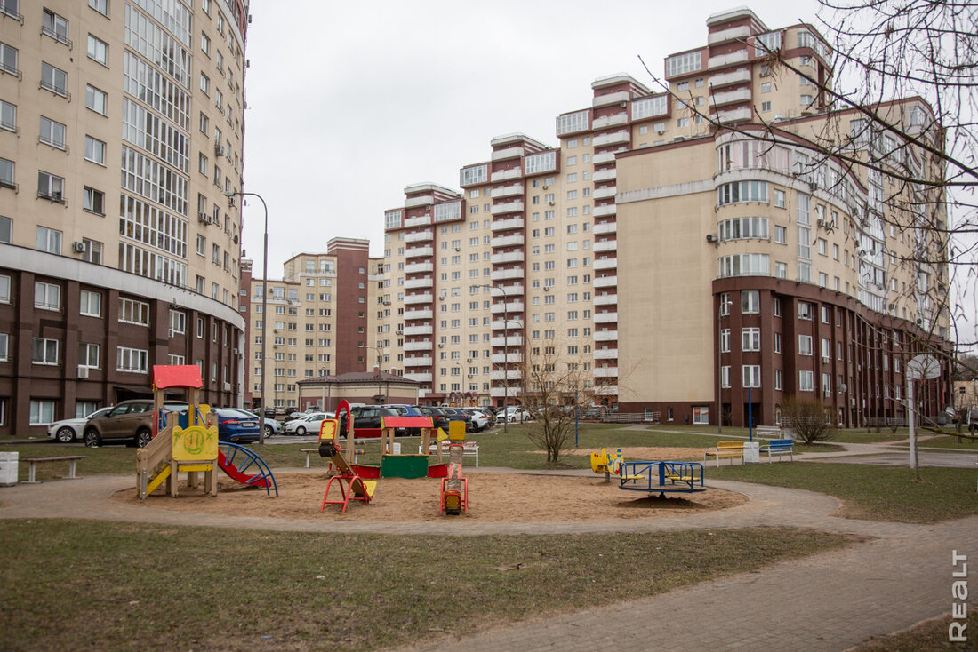 «Один минус — слышимость в квартирах». Побывали в ЖК, который сначала ругали, а теперь хвалят