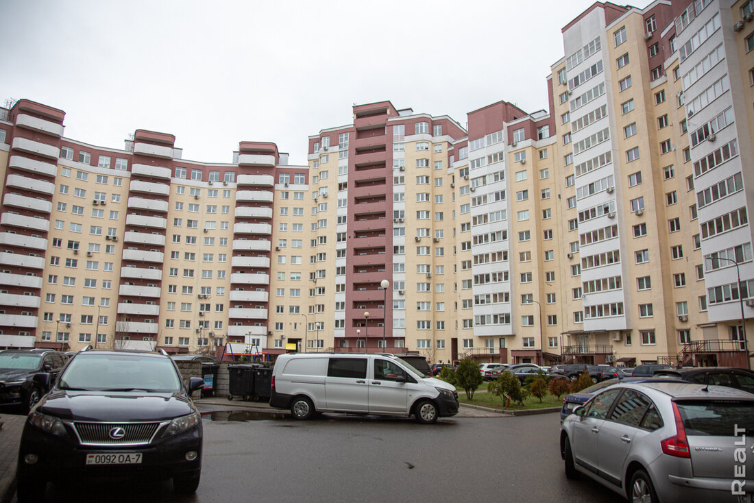 «Один минус — слышимость в квартирах». Побывали в ЖК, который сначала ругали, а теперь хвалят