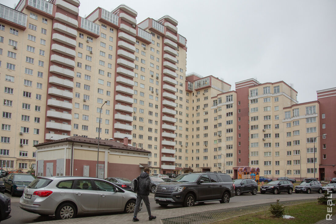 «Один минус — слышимость в квартирах». Побывали в ЖК, который сначала ругали, а теперь хвалят