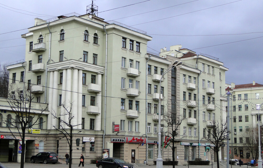 Архитектора чуть не посадили. Рассказываем про квартиры в довоенной минской сталинке с лифтом