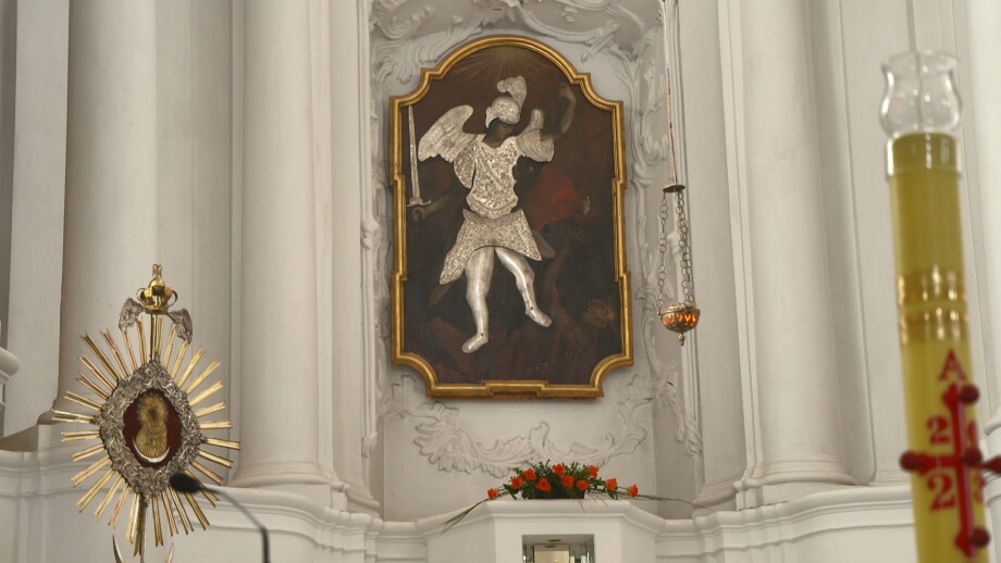«Выносили самые ценные вещи и прятали по домам»: как спасали реликвии костела Святого Архангела Михаила в Новогрудке?