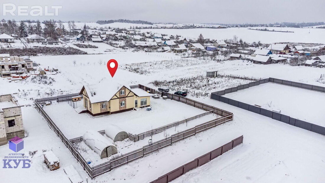 Дома в пригороде Минска, но не в СТ. Вот варианты со свежим ремонтом, газом и адекватной ценой