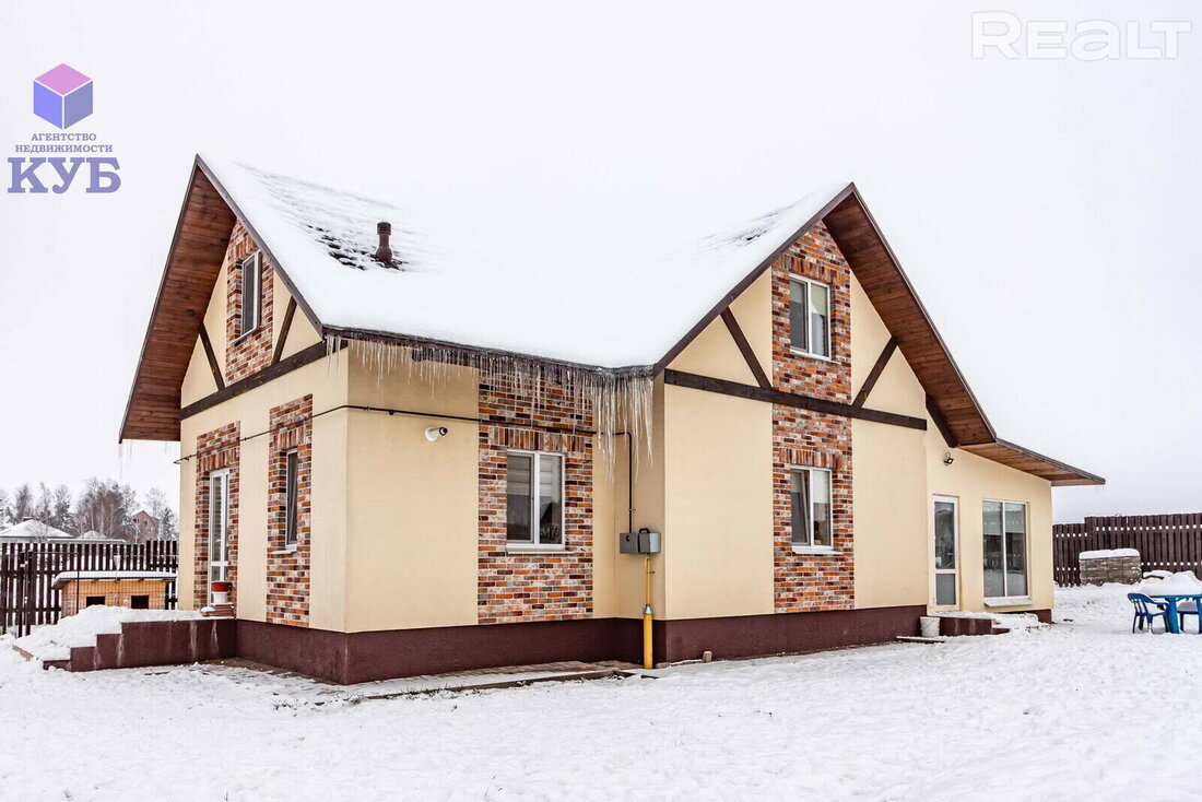 Дома в пригороде Минска, но не в СТ. Вот варианты со свежим ремонтом, газом и адекватной ценой