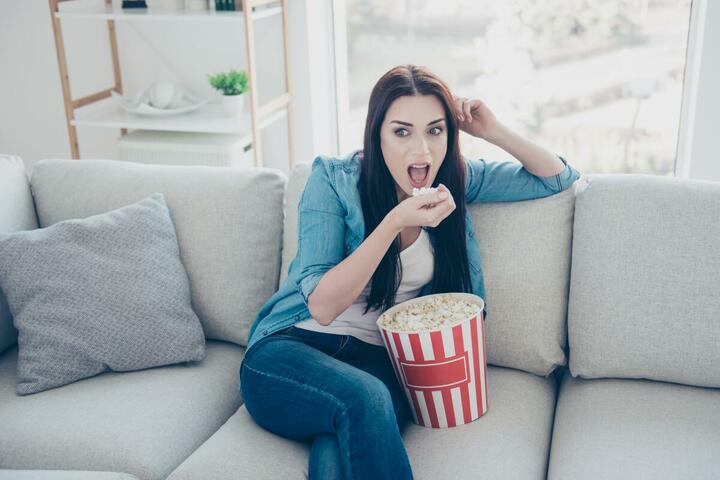 СМИ и телевидение — тоже бизнес. Собрали 7 сериалов об этой индустрии
