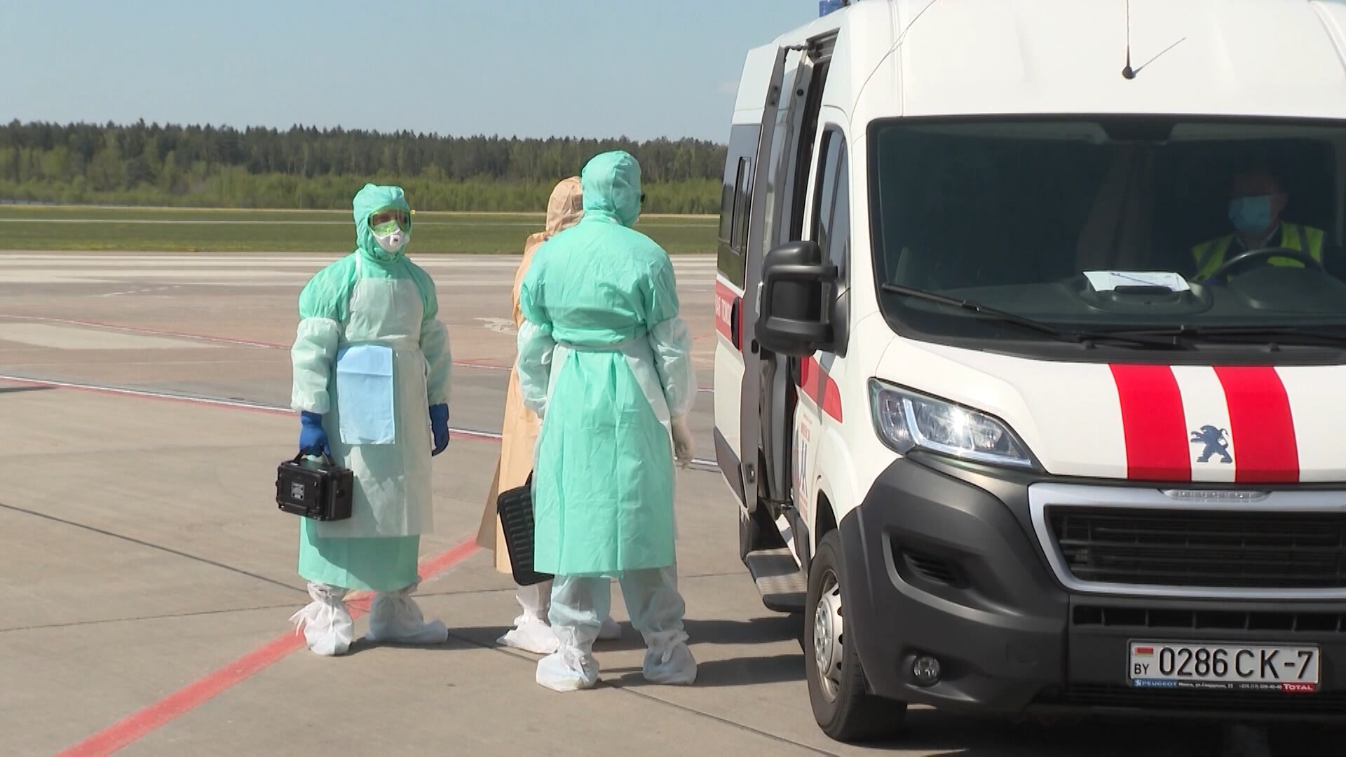Учения по борьбе с холерой провели в аэропорту Минска