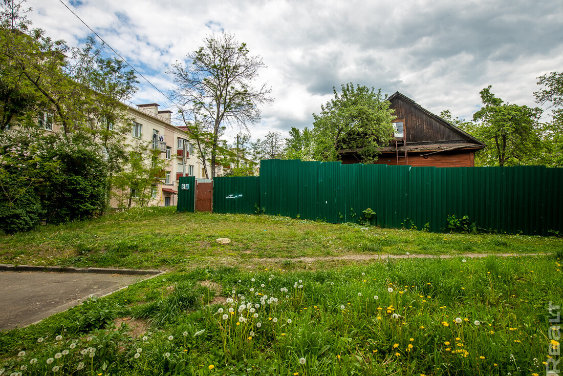 Вы не поверите − прямо в центре Минска, рядом с проспектом Независимости, продается частный дом