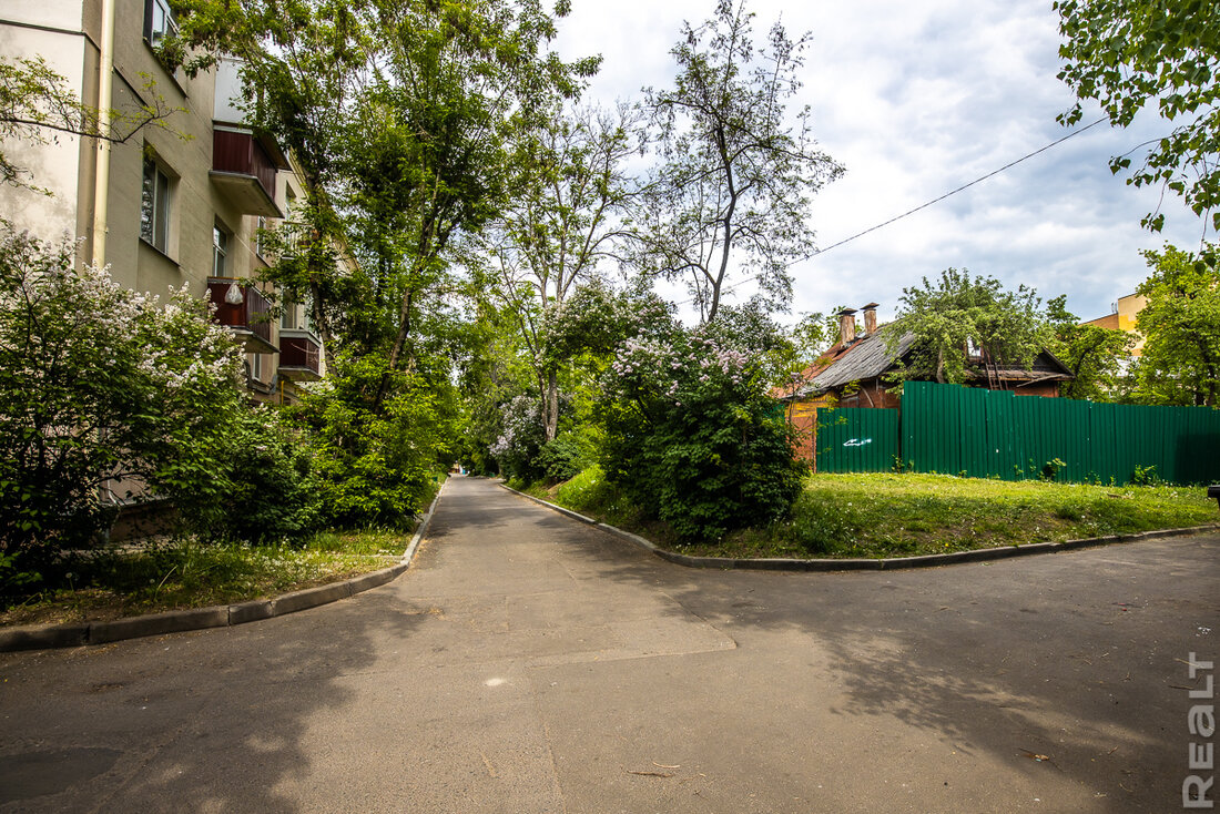 Вы не поверите − прямо в центре Минска, рядом с проспектом Независимости, продается частный дом