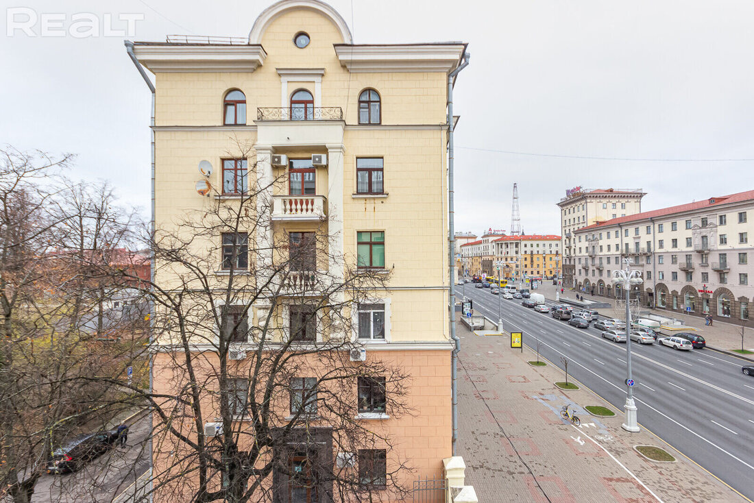 На площади Победы продают квартиру с нетронутым советским интерьером. Смотрите, как там внутри
