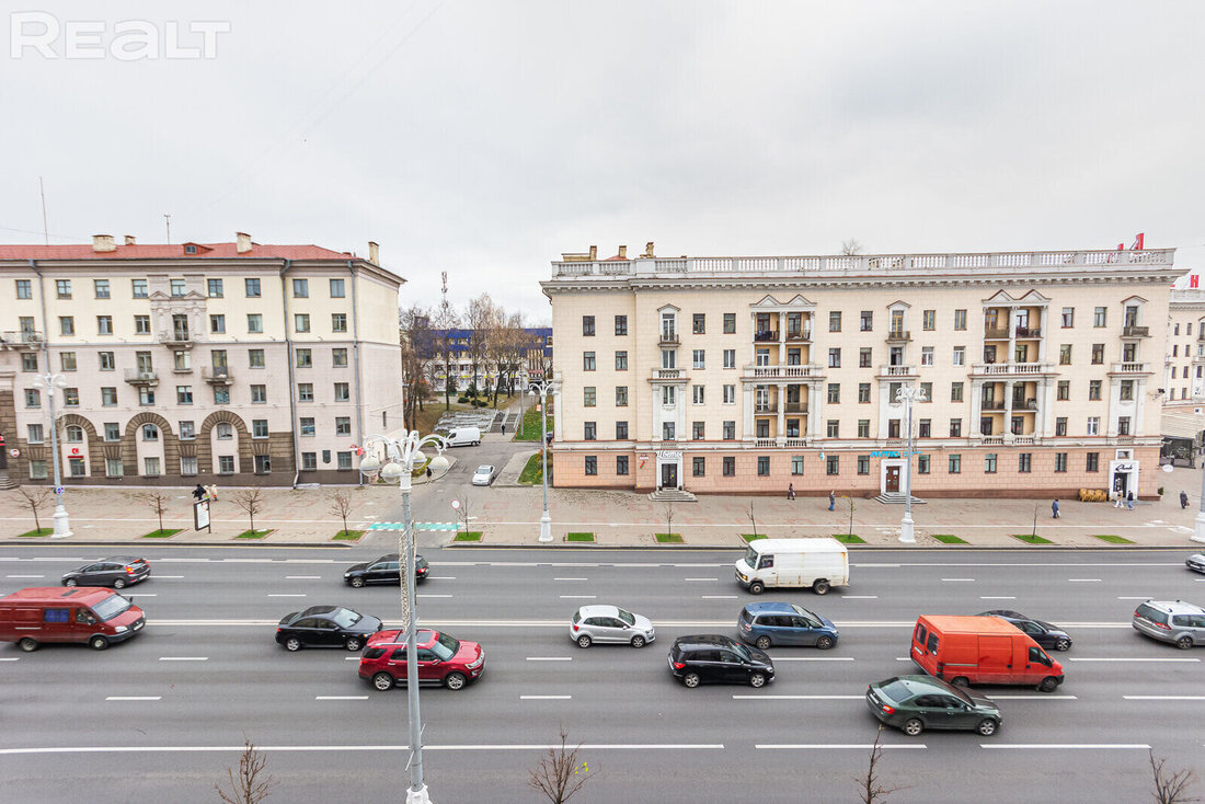 На площади Победы продают квартиру с нетронутым советским интерьером. Смотрите, как там внутри