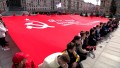 Копию Знамени Победы развернули у Вечного огня в Минске