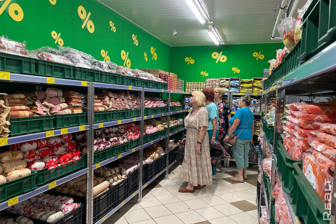 В Минске с очередями открылся самый большой жесткий дискаунтер «Грошык». Что там внутри?