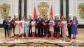Лукашенко наградил выпускников и преподавателей вузов