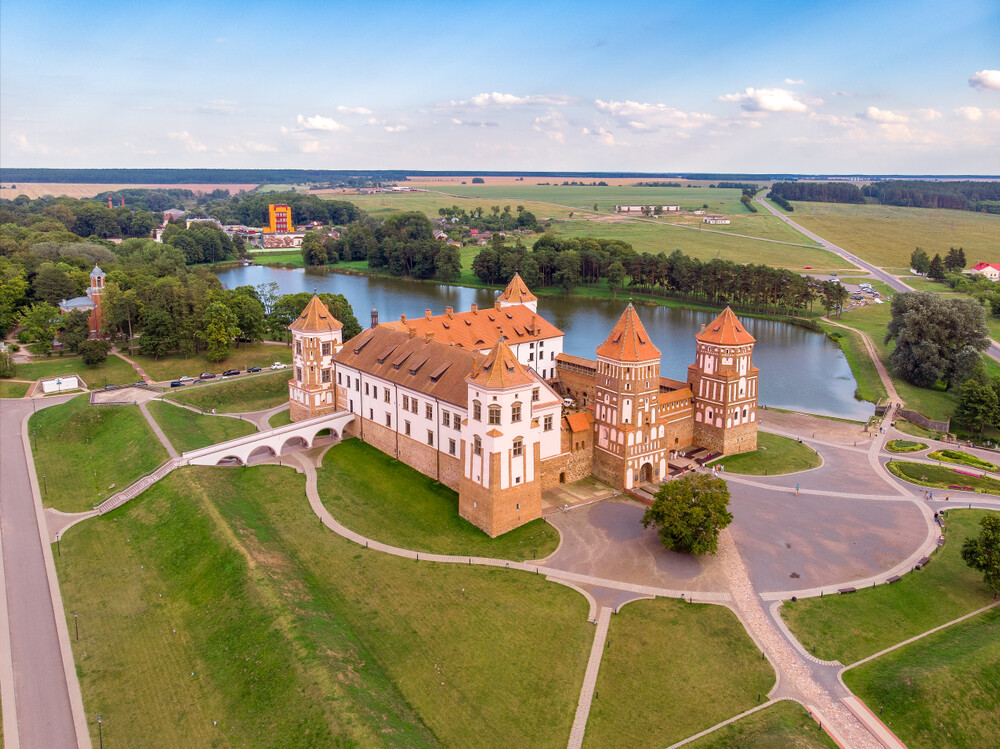 Журналисты стран СНГ побывали в Мирском замке в Беларуси