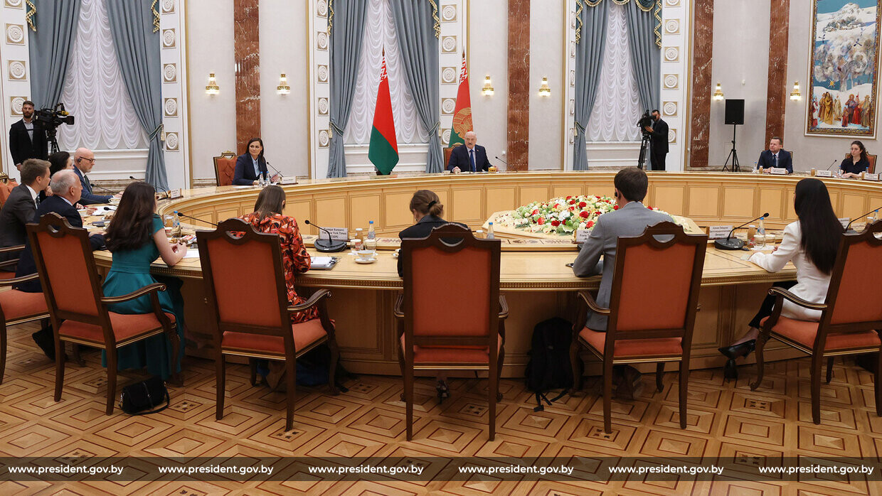 Лукашенко ответил на вопрос МТРК «Мир» о роли СНГ в формировании многополярного мира