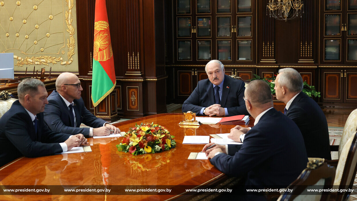 Лукашенко поставил задачи перед новыми министрами и главами предприятий